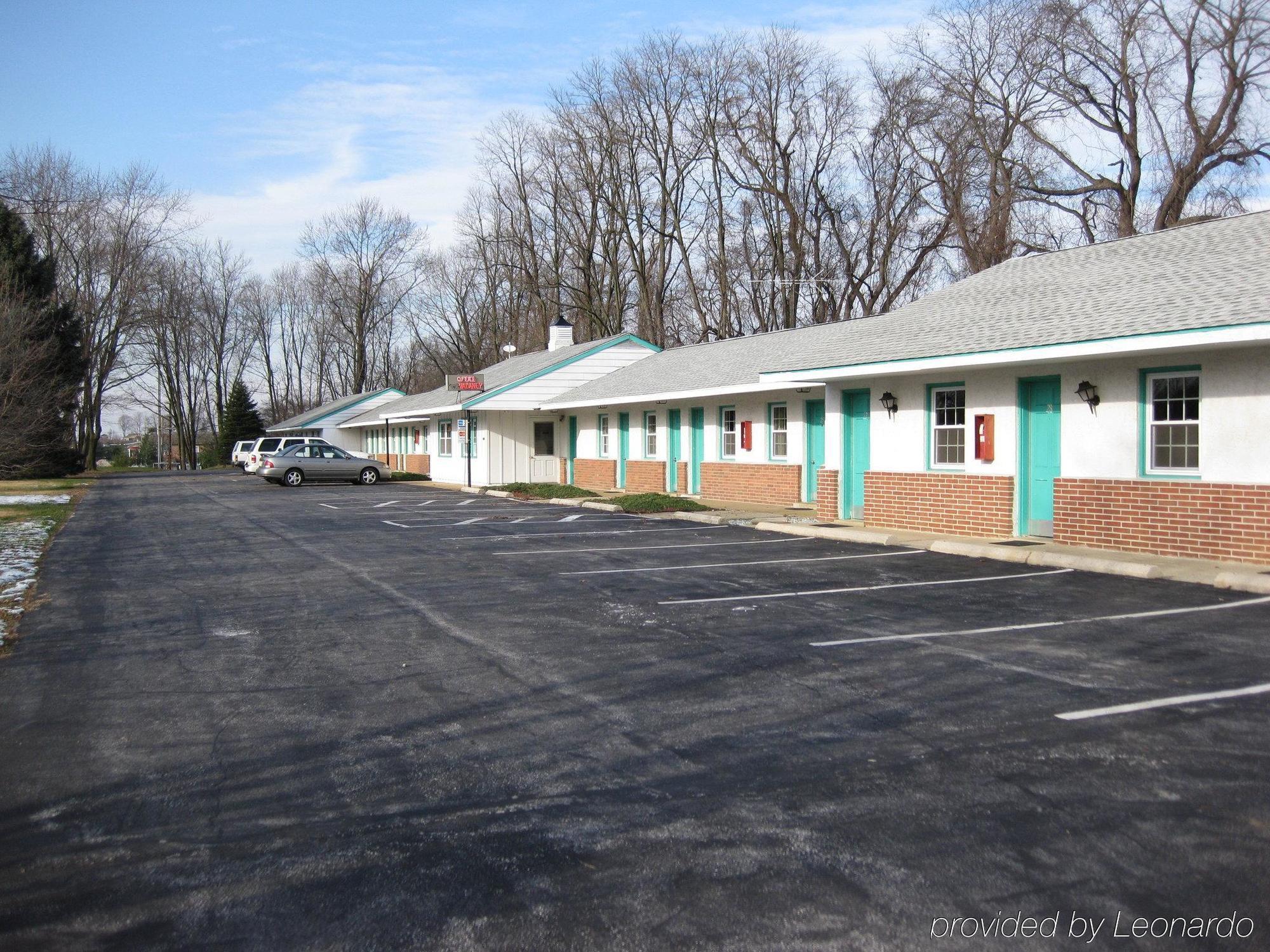 Sentinel Motel West Chester Exterior photo
